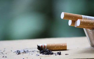 Курят и толстеют несчастные подростки