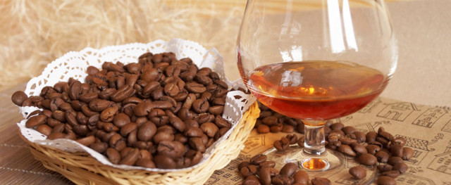 Кофе с коньяком: полезные свойства и возможный вред