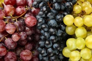Виноград: полезные свойства и вред для организма