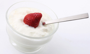 Йогурт или сметана — что полезнее