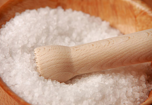 Морская соль для ног: польза и возможный вред