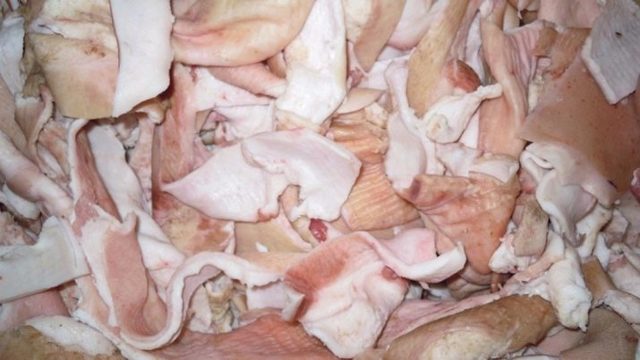 Польза и вред свиной шкуры для организма