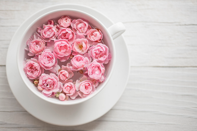Чай из лепестков розы — польза и вред