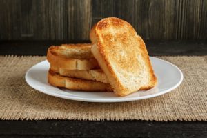 Что полезнее для здоровья тосты или свежий хлеб