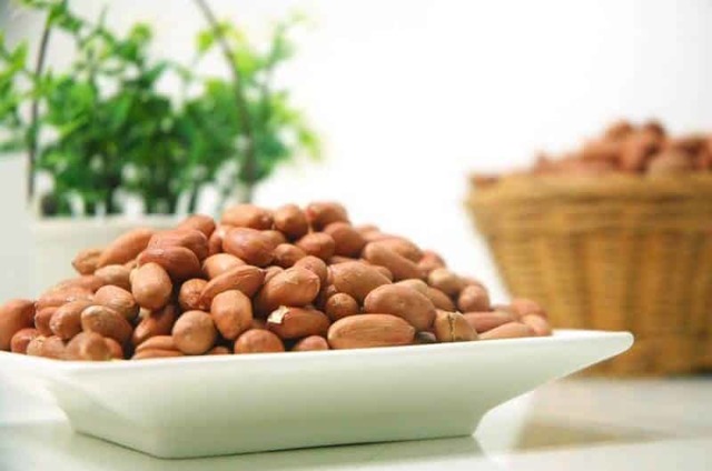 Сырой арахис — полезные свойства и возможный и вред