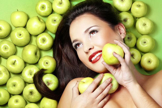 Яблочный уксус: польза и вред для организма