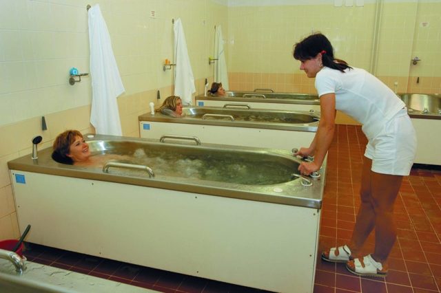 Радоновые ванны: полезные свойства и вред