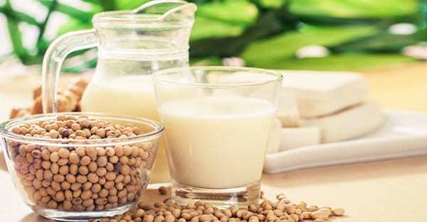 Полезные свойства и вред соевого молока