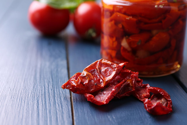 Сушеные помидоры — полезные свойства и вред