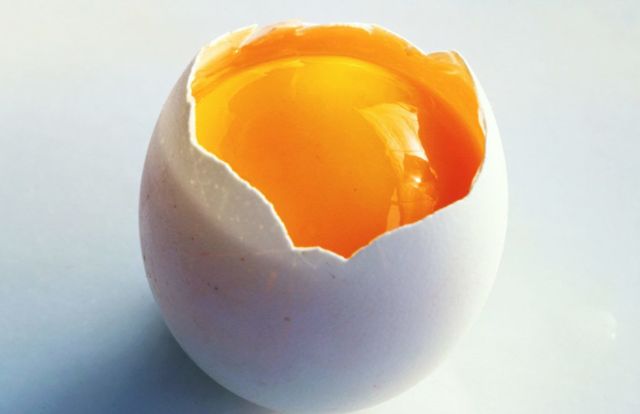 Сырые яйца — польза и вред для здоровья