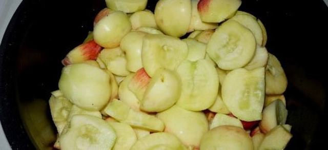 Яблочное пюре: польза и возможный вред