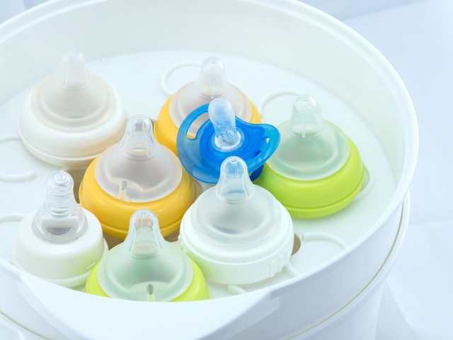 Стандартная практика стерилизации детских бутылочек оказалась опасной