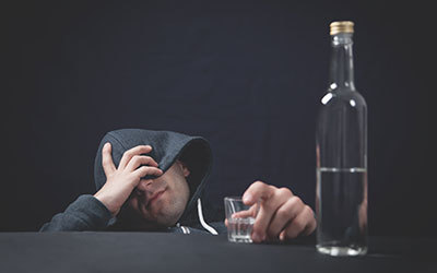 «Алкогольная» молодость разрушает организм взрослого человека