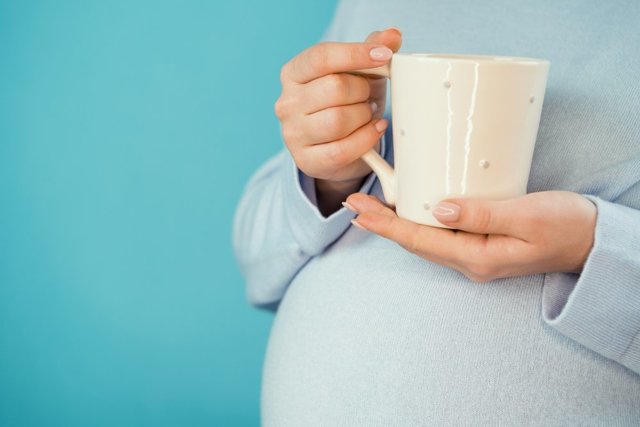 Безопасной дозы кофеина для беременной женщины не существует