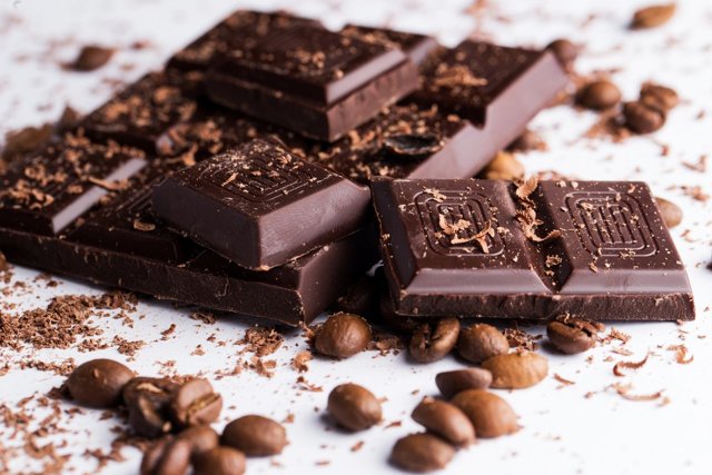 Темный шоколад улучшает работу сердца