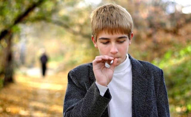 Как отучить ребенка курить