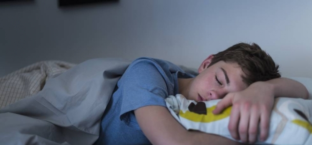 Недосып добавляет килограммов подросткам