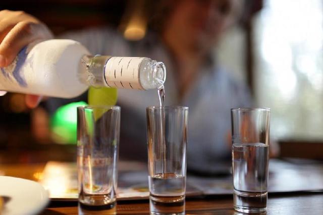 Алкоголь увеличивает риск возникновения рака груди