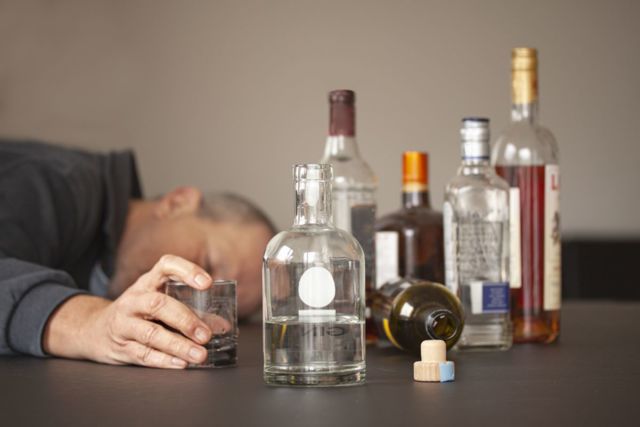 Травмы головы увеличивают тягу к алкоголю