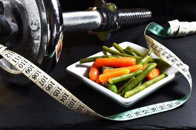 Строгие диеты мешают сбросить вес